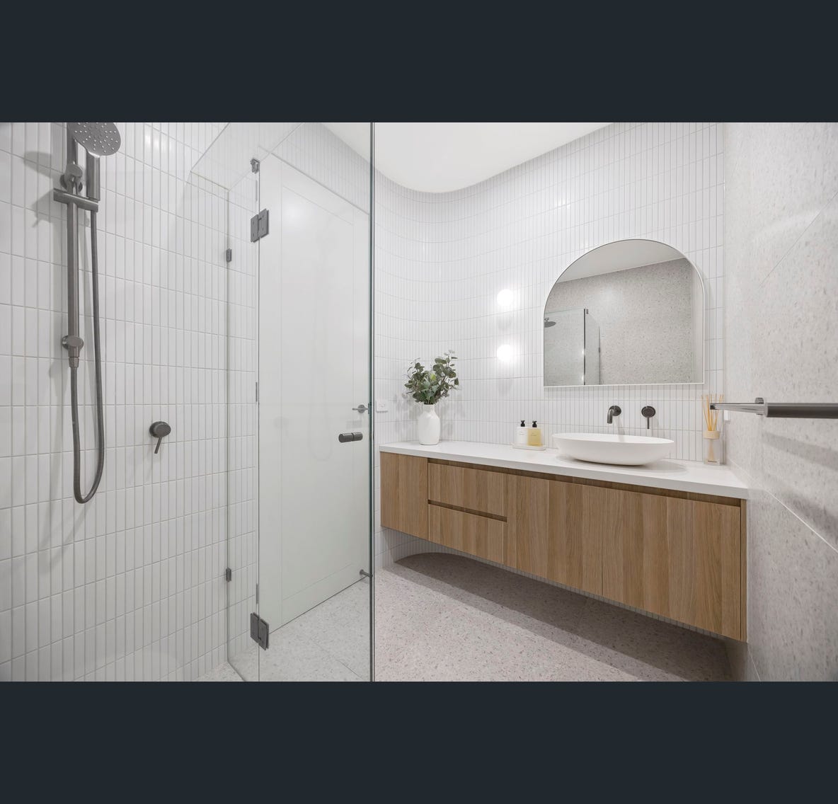 Ensuite — arch mirror & terrazzo